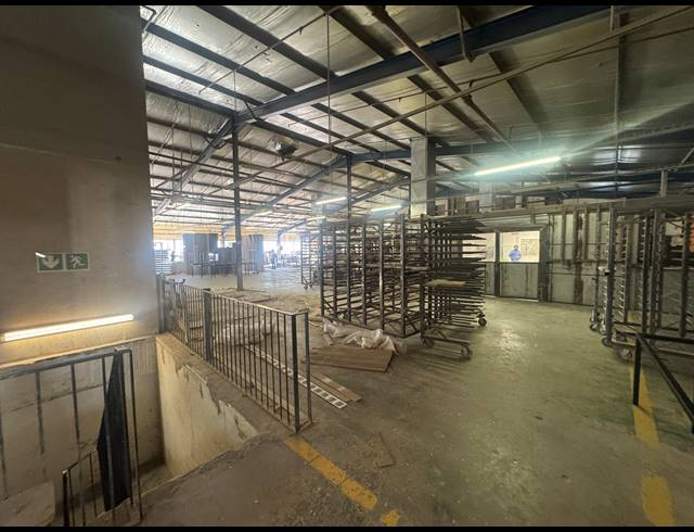 2,800M² WAREHOUSE TO LET IN KEW INDUSTRIAL